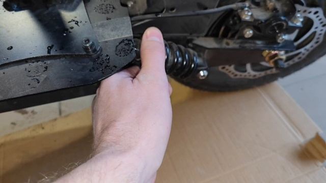 заміна мастила в амортизаторах електросамокаті Ultron T11 Plus