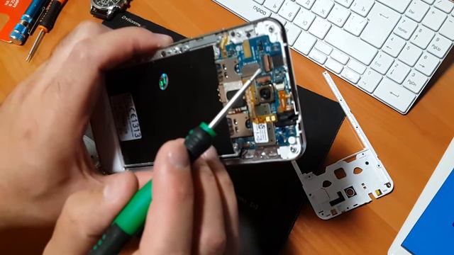 Неполная разборка UMI Hammer S смотреть онлайн