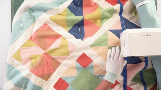 Learn How to Make a Quilt - Straight Line Quilting For Beginners | Fat Quarter Shop смотреть онлайн
