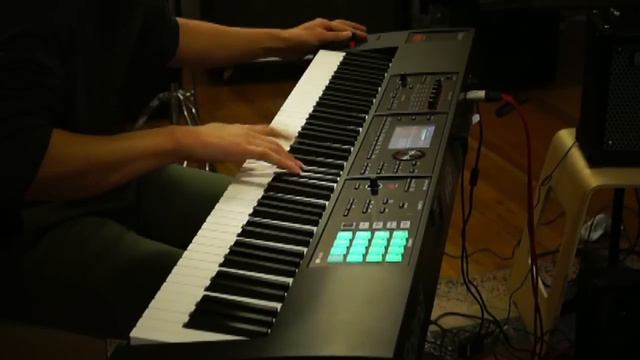 Roland FA08 Demo смотреть онлайн