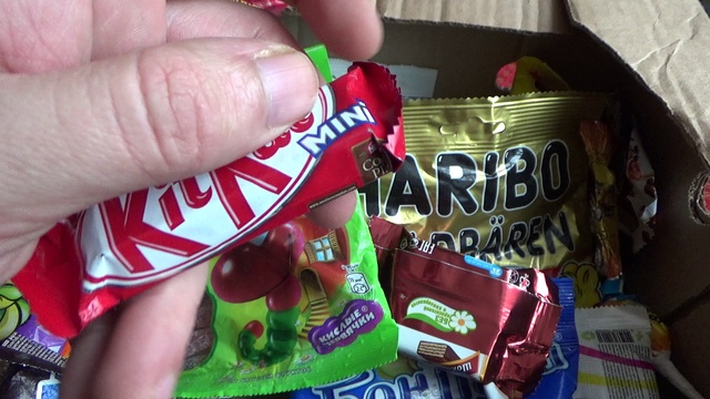A lot of candy смотреть онлайн