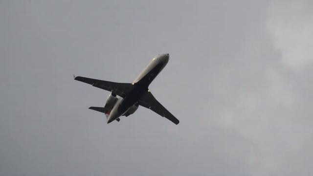 Delta Connection CRJ-200 Takeoff смотреть онлайн