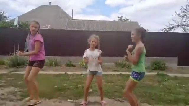 Группа Звёздочки ???.Всем привет как вам наш первый танец??? Просто клас ❤️❤️??? смотреть онлайн