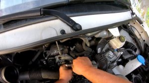 2008 - 2018 Mercedes Sprinter Fuel filter replacement