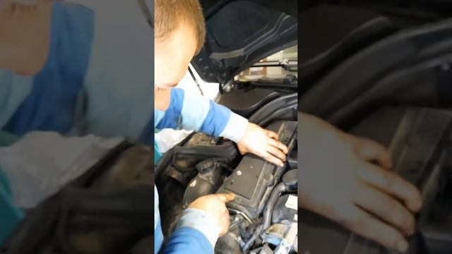 Mercedes C200 W204 Luftfilter wechsel. Schimbare filtru aer. смотреть онлайн