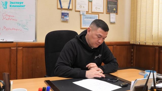 КАК РАБОТАЮТ КЛИНИНГОВЫЕ КОМПАНИИ? Клининговый бизнес у конкурентов. Как общаться с клиентами? смотреть онлайн