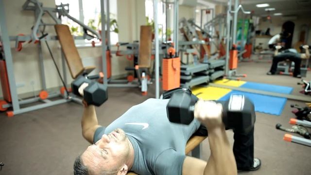 КАК ПРАВИЛЬНО ДЫШАТЬ?Как дышать во время силовых упражнений? смотреть онлайн