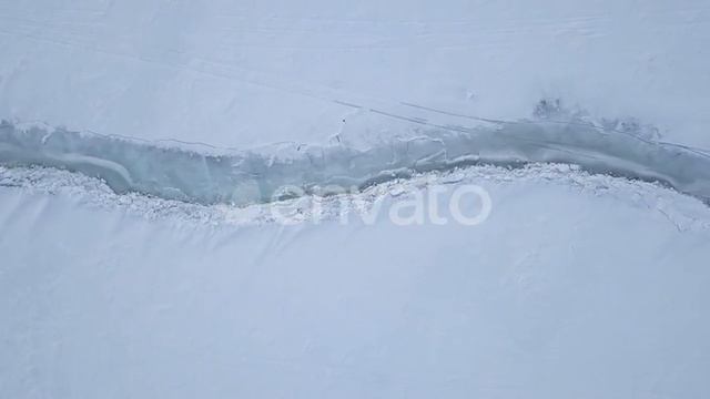 Sliding Along The Ice Crack смотреть онлайн