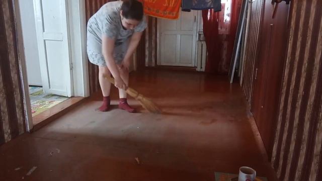 МОЩНАЯ УБОРКА В ДОМЕ.Как мыть пол без разводов.ПОКУПКИ. Мотивация для мама. смотреть онлайн