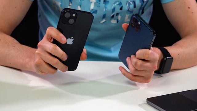 iPhone 13 vs 12 Pro. Две камеры или три камеры? смотреть онлайн