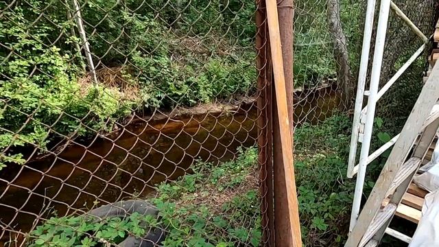 Построил навес для дров. Перебираю доски