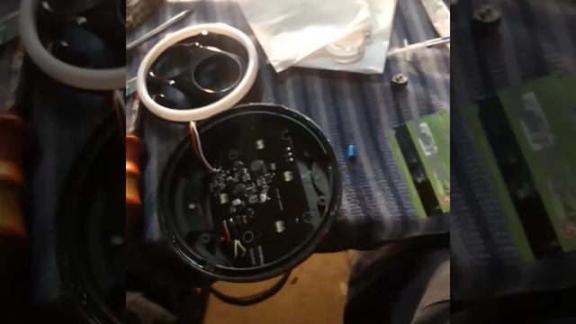 Разбираем LED фары,красим светоотражатели в чёрный свет! смотреть онлайн