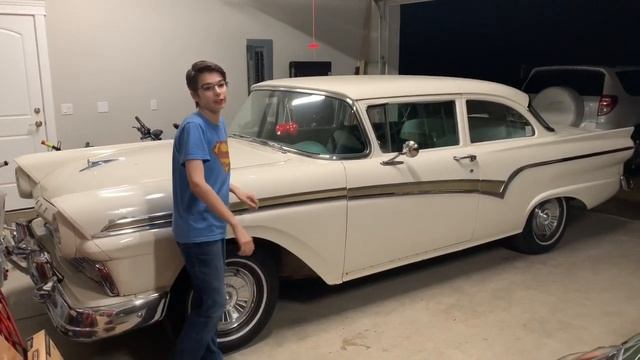 Anthony, touring his car "Betty" the 1957 Ford Custom смотреть онлайн