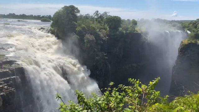 Аэропорт Виктория Фоллс. Река Замбези. Водопад Виктория. смотреть онлайн