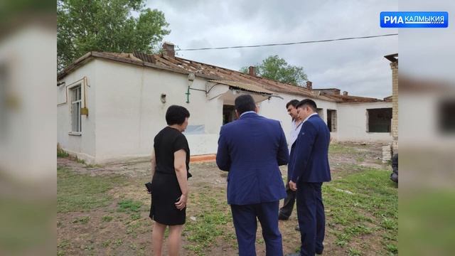 Замминистра образования и науки РК посетил Манычскую школу, где проводится капитальный ремонт смотреть онлайн