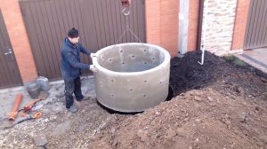 монтаж перфорированного кольца под септик