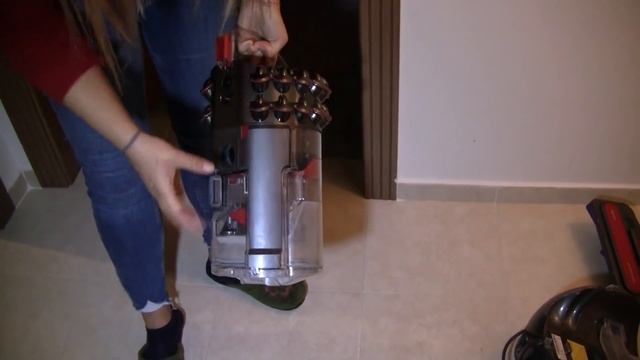 Dyson Süpürgemi Çöpe Atasım Geldi! |Dyson VS Arzum смотреть онлайн