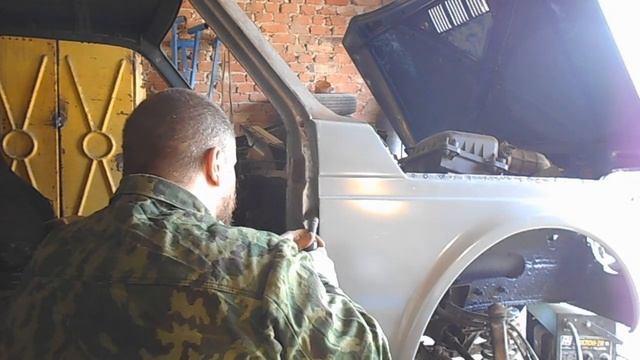 ПОКРЫВАЕМ АНТИГРАВИЕМ ,ПРИВАРИВАЕМ КРЫЛО И ВЫРЕЗАЕМ АРКУ 1 смотреть онлайн