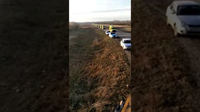 Колонна, Машины скорой помощи едут в Усть Каменогорск 02.11.2020 г смотреть онлайн