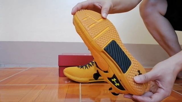 Men's UA HOVR™ Rise 2 Training Shoes [] Yellow смотреть онлайн