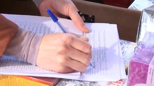 Во время проверки альметьевского рынка ларьки остались без продавцов смотреть онлайн
