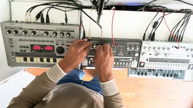 TD 3, RD 6, MC 303 - Ambient Electro live Jam смотреть онлайн