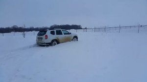 Рено дастер по снегу.