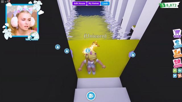 I Bought A Giraffe Mansion In Adopt Me! (Roblox) смотреть онлайн