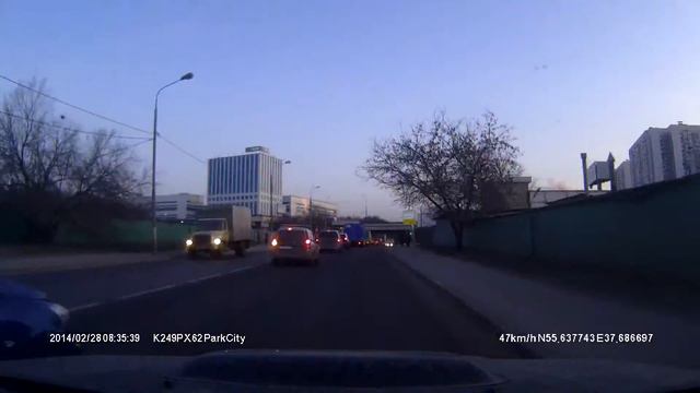 Курицы перебегают дорогу! смотреть онлайн