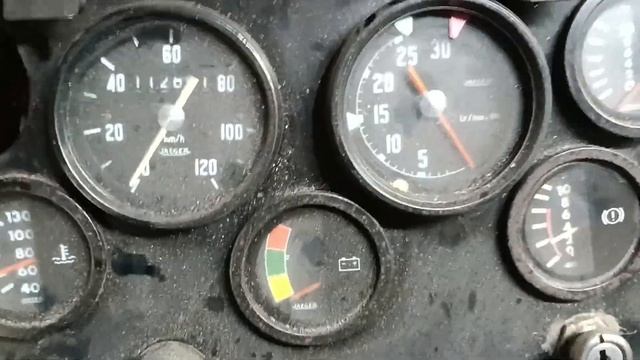 Часть 2Авто после обстрела,побитая проводка грузовика Рено осколками смотрите продолжение смотреть онлайн