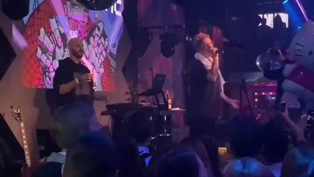 Playingtheangel - Автомат со льдом Lookin Rooms 23.05.2021