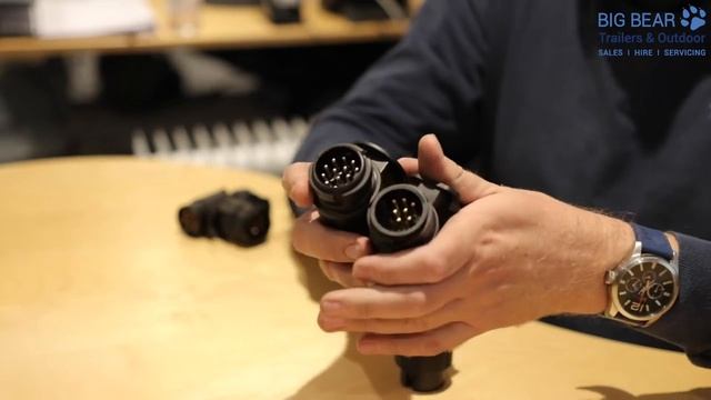 13 pin and 7 pin Electrics Difference смотреть онлайн