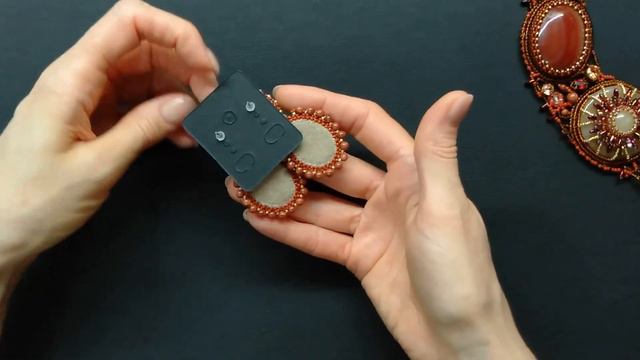 Серьги-гвоздики из авантюринового стекла. Купить или заказать украшения можно по ссылке в описании. смотреть онлайн