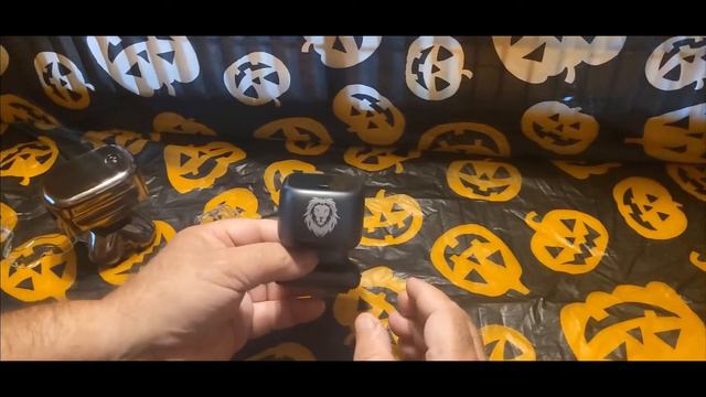 What's up with the One Lion Foil Shaver Guards by Skull Shaver? | Mark's Razor Review смотреть онлайн