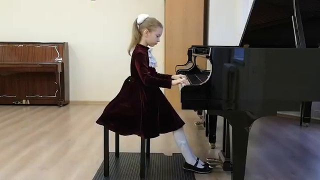 М. Клементи. Сонатина op.36, ✓3, G-dur, Iч. С. Прокофьев. Марш. Исп. Елизавета Перова, 7 лет. смотреть онлайн