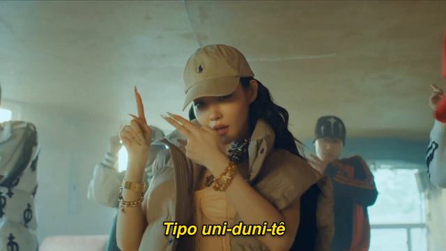 CHUNG HA - EENIE MEENIE (ft. HONGJOONG Do ATEEZ) (Tradução) [Clipe Oficial]