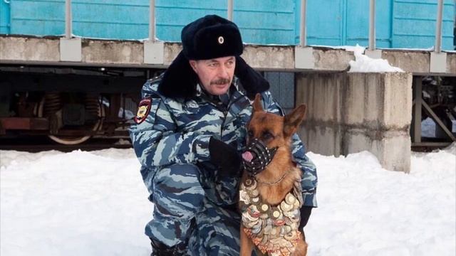 Самые короткие вагоны московского метро | Unusual cars of the Moscow metro смотреть онлайн