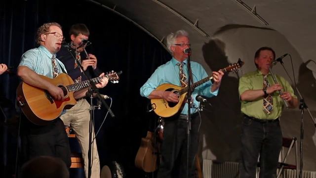 Matching Ties - Carrickfergus / The Water is Wide смотреть онлайн