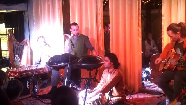 Релакс-группа Альгамбра, красивая музыка на ханга барабане Hang drum смотреть онлайн