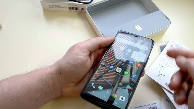 Новый смартфон HTC U11 EYES с хорошей камерой. Сравнение с Samsung Galaxy S8 смотреть онлайн