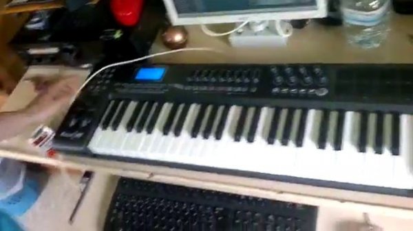 Teclado m -Audio Axiom 49 teclas Midi