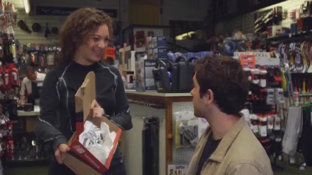 ENGLISH FILE Pre-intermediate - Episode 3.2. TAKING SOMETHING BACK TO A SHOP