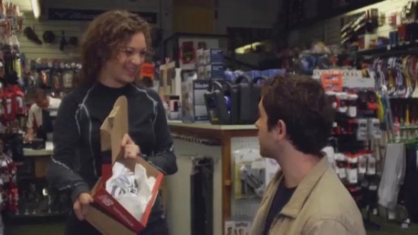 ENGLISH FILE pre-intermediate - episode 3.2. TAKING SOMETHING BACK TO A SHOP