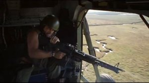 Цельнометаллическая оболочка, 1987. Каждый кто бежит - вьетконговец.