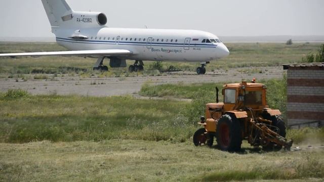 ТРАКТОР- КОСИЛКА Волгоград 2014 06 04 смотреть онлайн