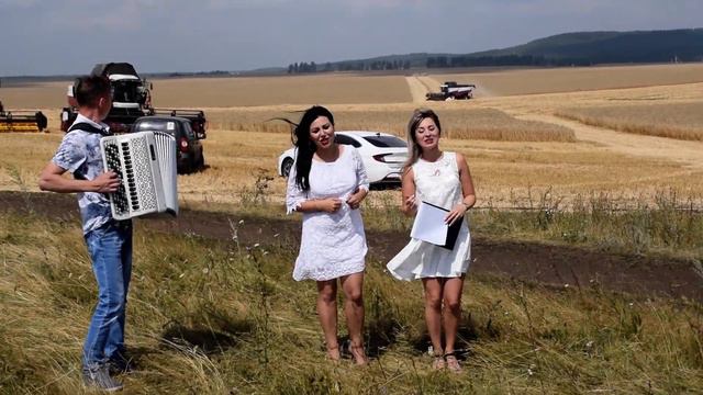 В Азнакаево передовикам жатвы вручаются сертификаты смотреть онлайн