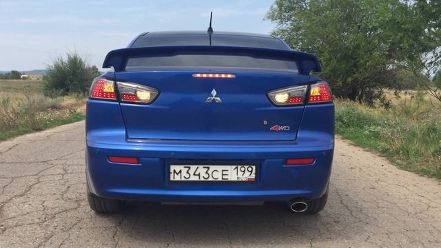 Задние светодиодные фонари с черной окантовкой на Lancer X смотреть онлайн