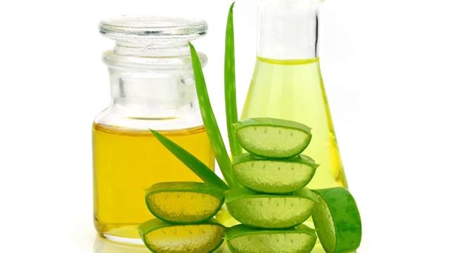 Рецепт МАСКИ для выпрямления волос из натуральных продуктов алоэ, оливкового масла, эфирных масел! смотреть онлайн