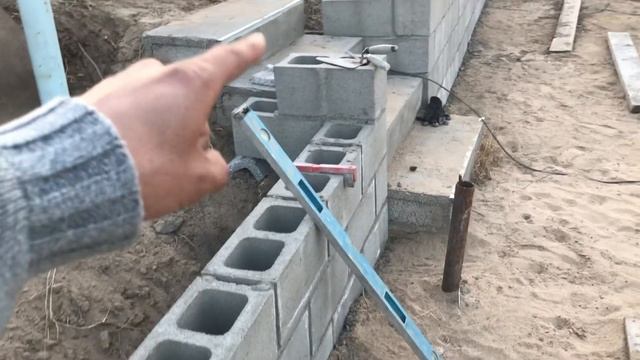 Продолжаем строить грядку высокую из пескоблоков без фундамента, проверено временем!!! смотреть онлайн
