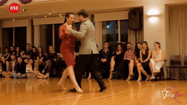 Vanessa Gauch and Esref Tekinalp – Se dice de mí (Betty la Fea) смотреть онлайн